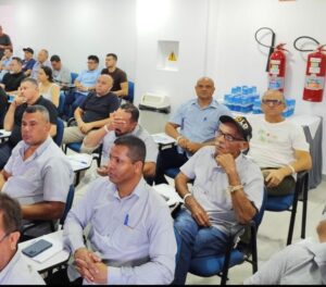 Dirigentes do Sindicato participam do Seminário que deu início à Campanha Salarial e Social dos setores químico/plásticos (data-base 1º de novembro)