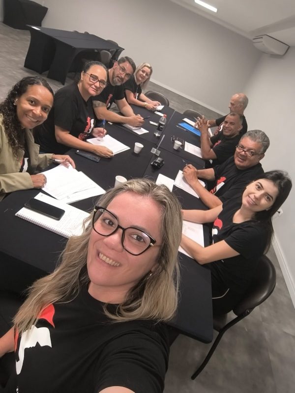 Maria Augusta, diretora do STI Químicos de Jaguariúna e Região participa de evento da IndustriALL sobre política de sindicalização